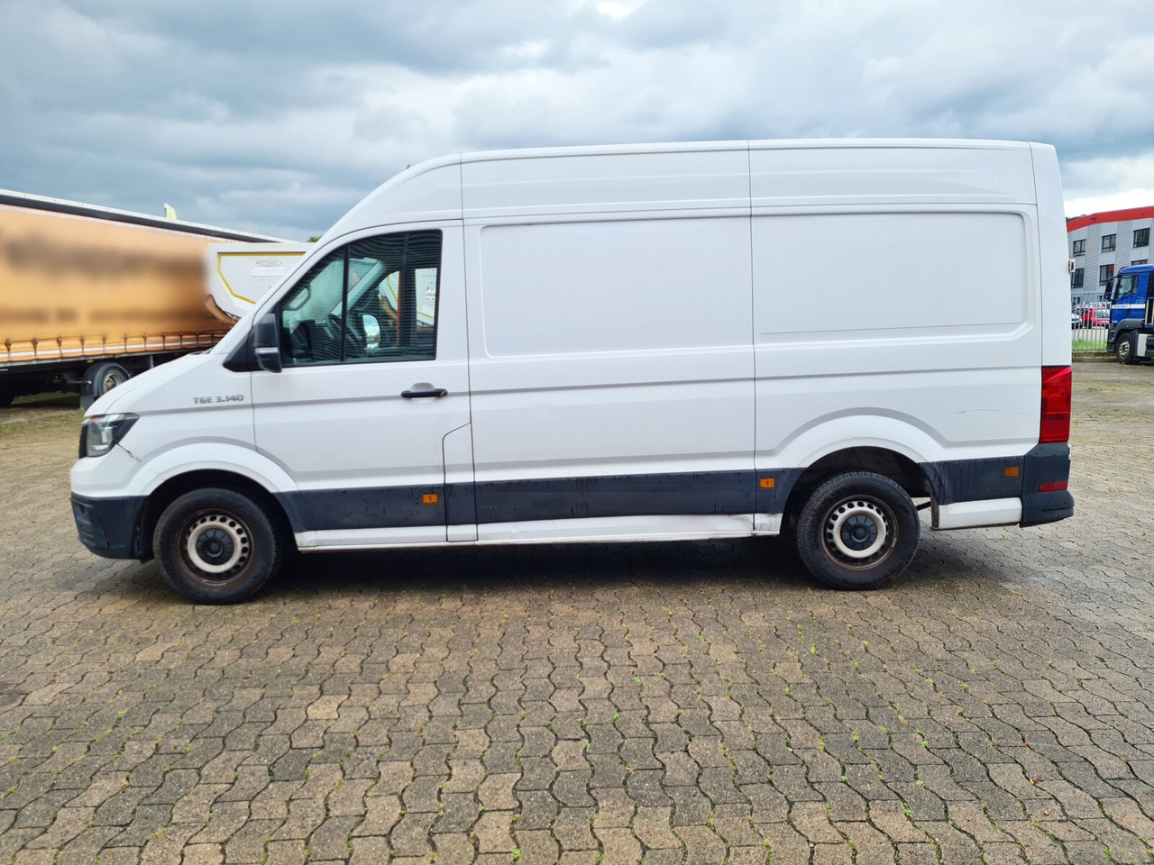 Interior photo 1: تأجير MAN TGE 3.140 4x2 SB TGE 3.140 4x2 SB, Hochdach MAN TGE 3.140 4x2 SB TGE 3.140 4x2 SB, Hochdach