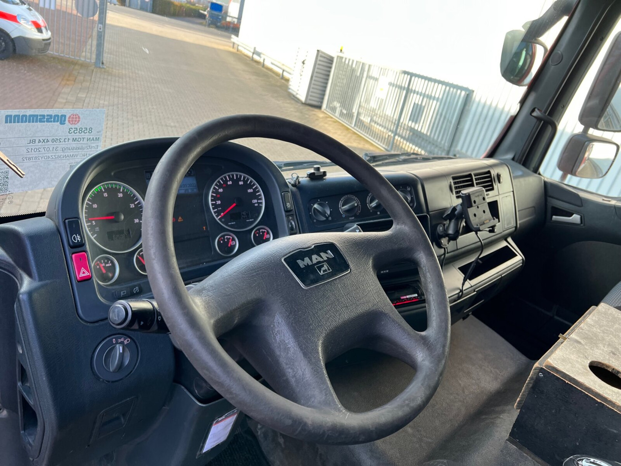 Interior photo 2: تأجير MAN TGM 13.250/340 4X4 BL TGM 13.250/340 4X4BL, Einzelbereifung, 2x VORHANDEN MAN TGM 13.250/340 4X4 BL TGM 13.250/340 4X4BL, Einzelbereifung, 2x VORHANDEN