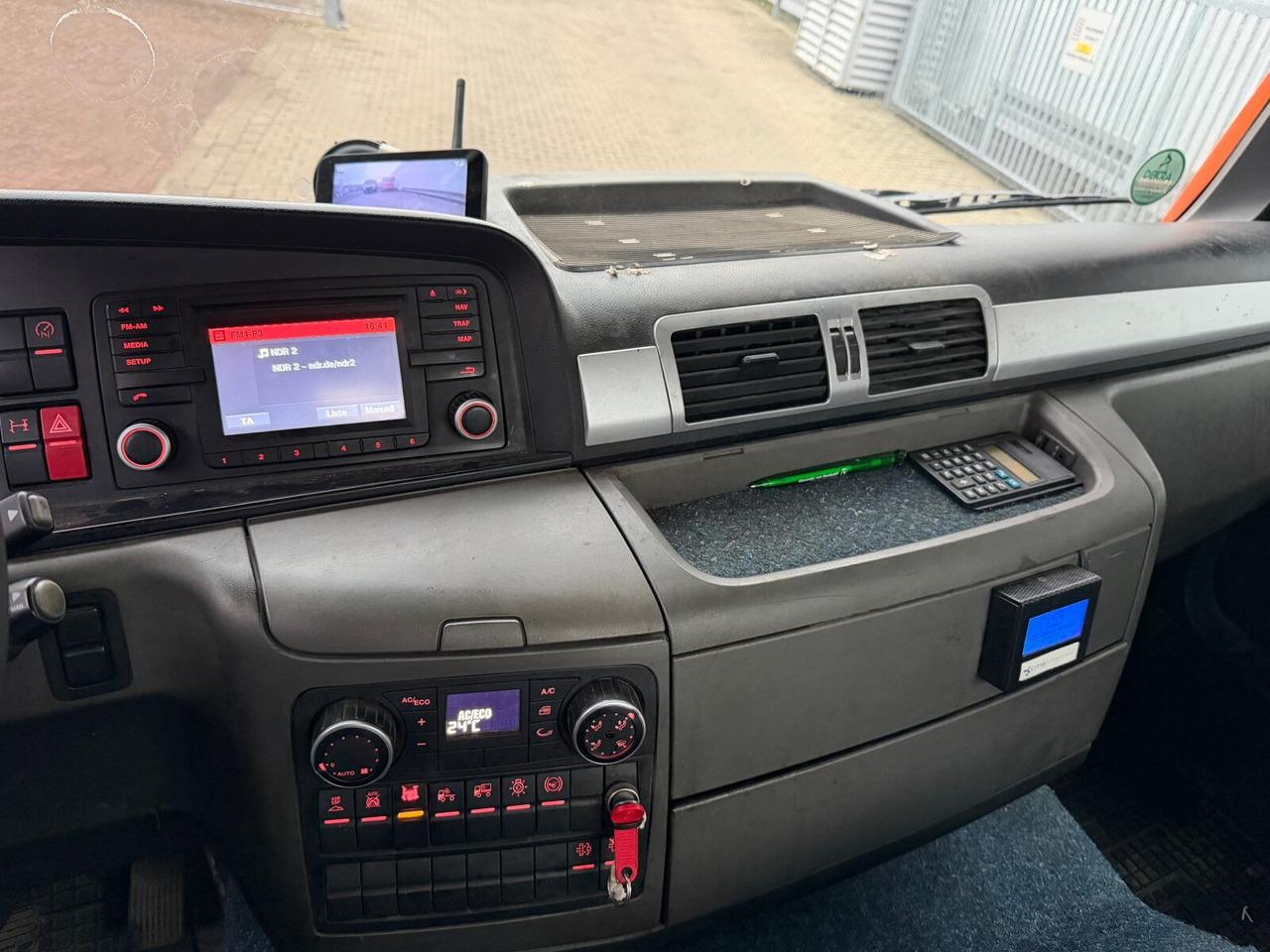 MAN TGM 18.290 4x2 BB TGM 18.290 4x2 BB, Tele-Absetzer - شاحنة لودر انزلاقي: صورة 4 MAN TGM 18.290 4x2 BB TGM 18.290 4x2 BB, Tele-Absetzer - شاحنة لودر انزلاقي: صورة 4