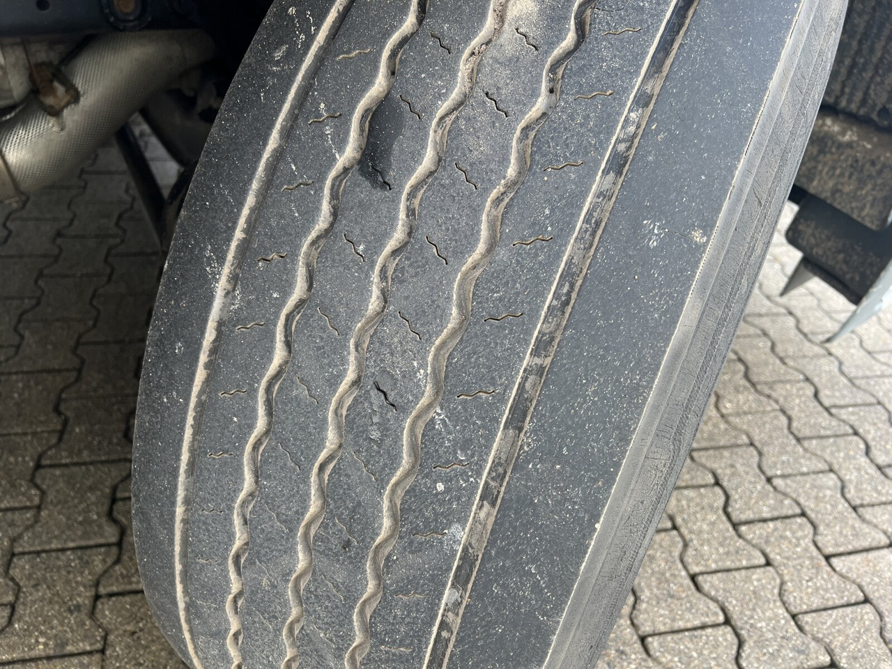 MAN TGS 26.400 6x2-4 LL TGS 26.400 6x2-4 LL, Navi, Lenk-/Liftachse, Heckkran Palfinger PK20001-K B, Funk - شاحنة كرين, شاحنات مسطحة: صورة 4 MAN TGS 26.400 6x2-4 LL TGS 26.400 6x2-4 LL, Navi, Lenk-/Liftachse, Heckkran Palfinger PK20001-K B, Funk - شاحنة كرين, شاحنات مسطحة: صورة 4