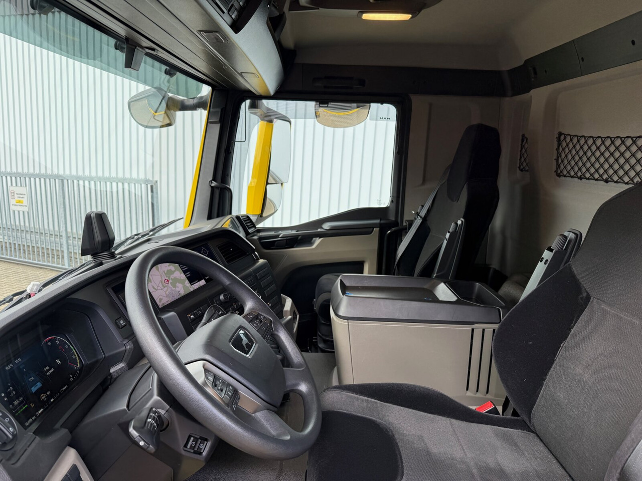 MAN TGS 26.470 6x6 BB TGS 26.470 6x6 BB, Hohe Bauart, Navi, Motorabtrieb, Bordmatik - شاحنة قلاب: صورة 4 MAN TGS 26.470 6x6 BB TGS 26.470 6x6 BB, Hohe Bauart, Navi, Motorabtrieb, Bordmatik - شاحنة قلاب: صورة 4