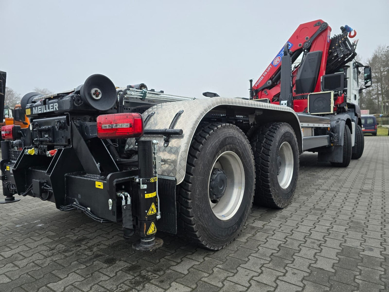 MAN TGS 35.480 8X4 BL TGS 35.480 8X4 BL, Intarder, Kran HMF 3220-K6, 4-fach Abstützung, Funk - شاحنة برافعة خطافية, شاحنة كرين: صورة 3 MAN TGS 35.480 8X4 BL TGS 35.480 8X4 BL, Intarder, Kran HMF 3220-K6, 4-fach Abstützung, Funk - شاحنة برافعة خطافية, شاحنة كرين: صورة 3