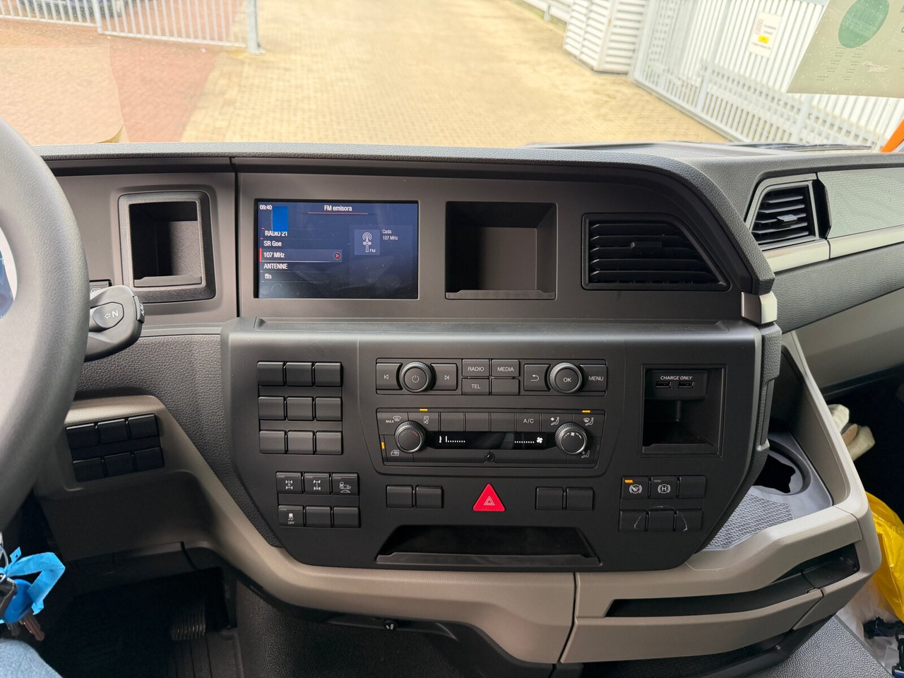 MAN TGS 41.440 8x4 BB CH TGS 41.440 8x4 BB CH, Retarder, MEHRFACH VORHANDEN! - شاحنة بهيكل معدني للمقصورة: صورة 5 MAN TGS 41.440 8x4 BB CH TGS 41.440 8x4 BB CH, Retarder, MEHRFACH VORHANDEN! - شاحنة بهيكل معدني للمقصورة: صورة 5