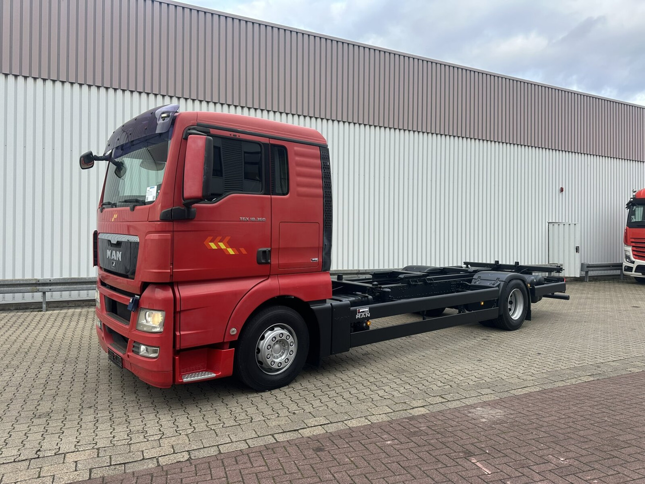 MAN TGX 18.360 4X2 LL TGX 18.360 4X2 LL, Fahrschule - شاحنة: صورة 1 MAN TGX 18.360 4X2 LL TGX 18.360 4X2 LL, Fahrschule - شاحنة: صورة 1
