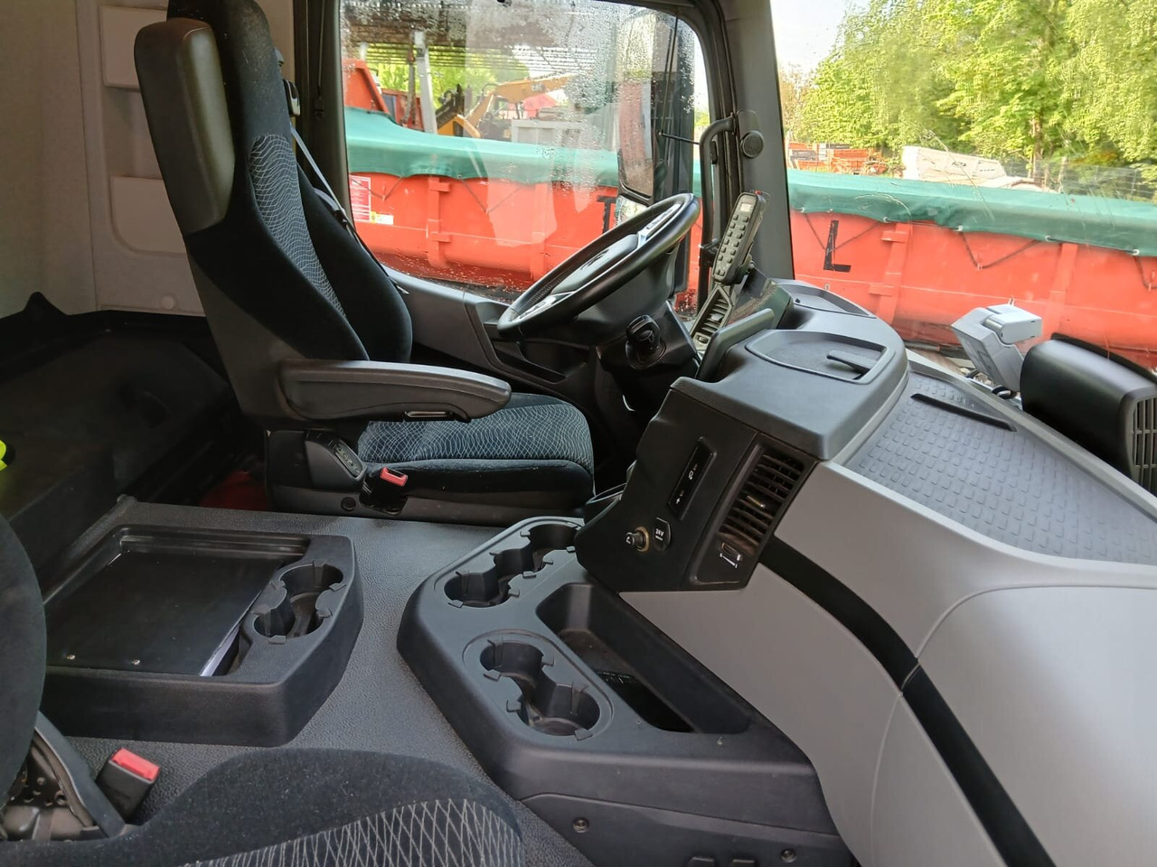 Mercedes-Benz Actros 1832 L 4x2 Actros 1832 L 4x2, Navi, MultimediaCockpit, Funk - شاحنة لودر انزلاقي: صورة 4 Mercedes-Benz Actros 1832 L 4x2 Actros 1832 L 4x2, Navi, MultimediaCockpit, Funk - شاحنة لودر انزلاقي: صورة 4