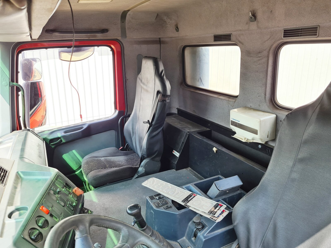 Mercedes-Benz Actros 1835 K 4x2 Actros 1835 K 4x2 - شاحنة بهيكل معدني للمقصورة: صورة 4 Mercedes-Benz Actros 1835 K 4x2 Actros 1835 K 4x2 - شاحنة بهيكل معدني للمقصورة: صورة 4