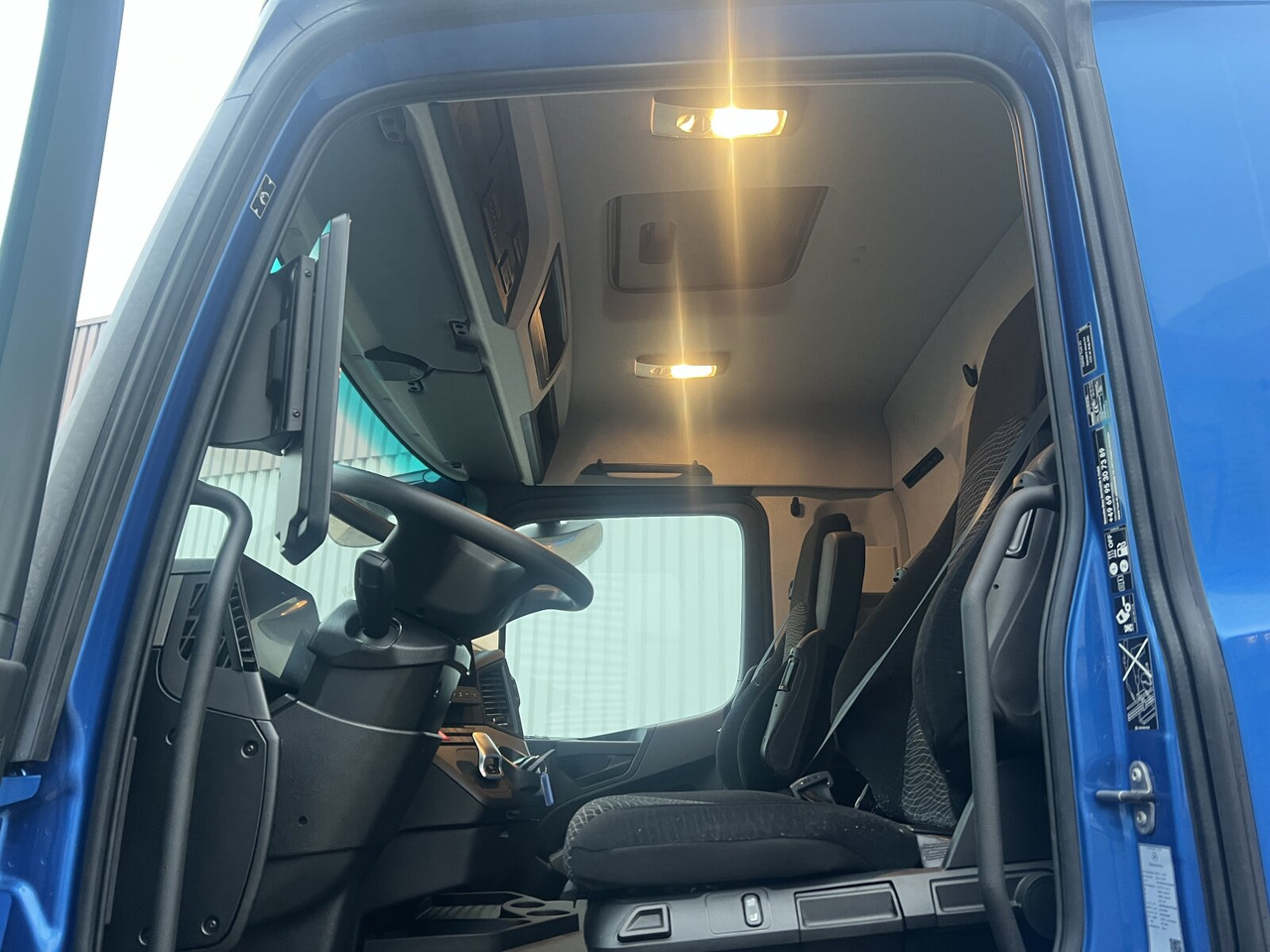 Mercedes-Benz Actros 1843 LS 4x4 HAD Actros 1843 LS 4x4 HAD, HydroDrive, MirrorCam, MultimediaCockpit - رأس تريلا: صورة 5 Mercedes-Benz Actros 1843 LS 4x4 HAD Actros 1843 LS 4x4 HAD, HydroDrive, MirrorCam, MultimediaCockpit - رأس تريلا: صورة 5
