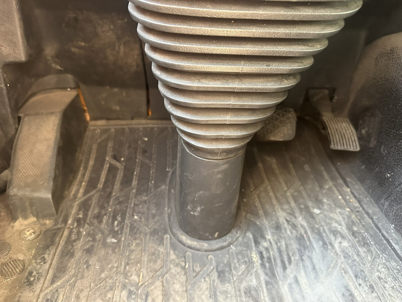 Mercedes-Benz Actros 2532 L 6x2 Actros 2532/41 L 6x2, EEV, Lenkachse - شاحنة بهيكل معدني للمقصورة: صورة 5 Mercedes-Benz Actros 2532 L 6x2 Actros 2532/41 L 6x2, EEV, Lenkachse - شاحنة بهيكل معدني للمقصورة: صورة 5