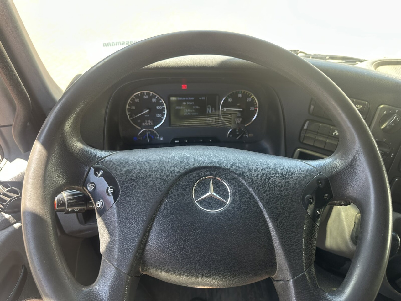 Mercedes-Benz Actros 2532 L 6x2 Actros 2532/41 L 6x2, EEV, Lenkachse - شاحنة بهيكل معدني للمقصورة: صورة 3 Mercedes-Benz Actros 2532 L 6x2 Actros 2532/41 L 6x2, EEV, Lenkachse - شاحنة بهيكل معدني للمقصورة: صورة 3