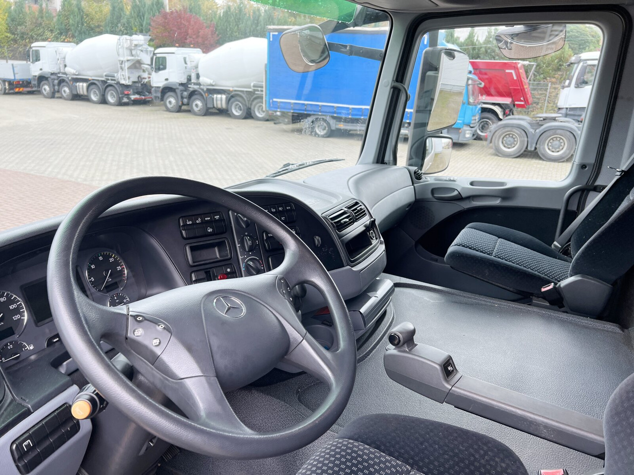 Mercedes-Benz Actros 2532 L 6x2 Actros 2532 L 6x2, Liftachse, LBW Dhollandia - شاحنة صندوقية: صورة 2 Mercedes-Benz Actros 2532 L 6x2 Actros 2532 L 6x2, Liftachse, LBW Dhollandia - شاحنة صندوقية: صورة 2