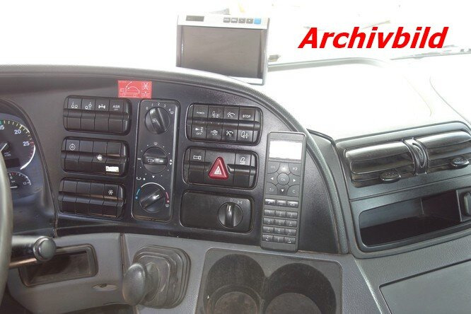 Mercedes-Benz Actros 2551 L 6x2 Actros 2551L/6x2, Lenk-Liftachse V 8 Motor - شاحنة بهيكل معدني للمقصورة: صورة 4 Mercedes-Benz Actros 2551 L 6x2 Actros 2551L/6x2, Lenk-Liftachse V 8 Motor - شاحنة بهيكل معدني للمقصورة: صورة 4