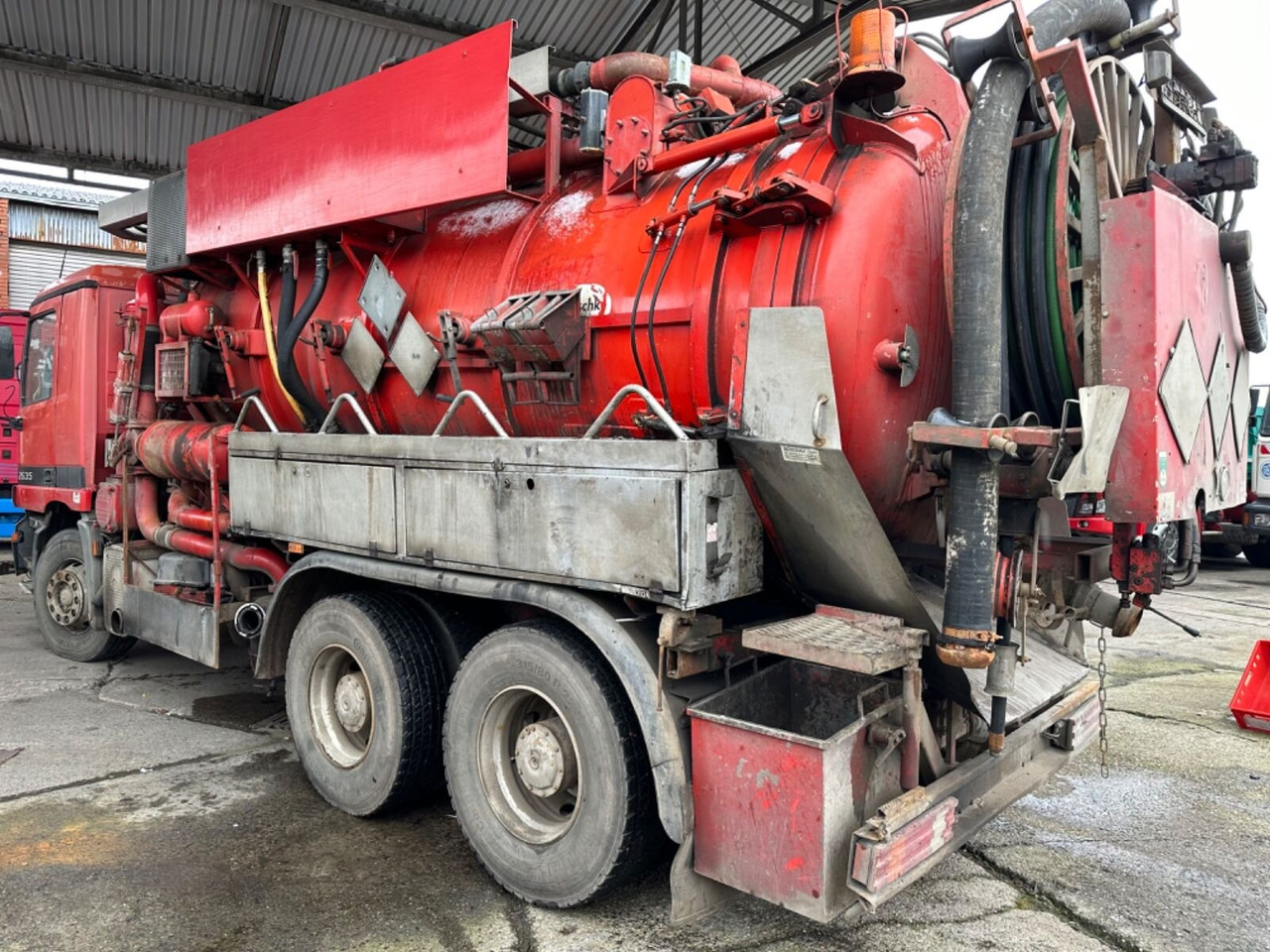 Mercedes-Benz Actros 2635 6x4 Actros 2635 6x4, Kutschke Saug- und Spülwagen ca. 13,5m³ - شاحنة: صورة 5 Mercedes-Benz Actros 2635 6x4 Actros 2635 6x4, Kutschke Saug- und Spülwagen ca. 13,5m³ - شاحنة: صورة 5