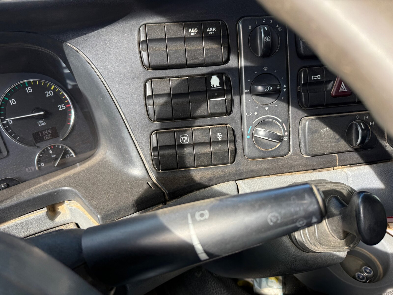 Mercedes-Benz Actros 2646 K 6x4 Actros 2646 K 6x4, Retarder - شاحنة بهيكل معدني للمقصورة: صورة 5 Mercedes-Benz Actros 2646 K 6x4 Actros 2646 K 6x4, Retarder - شاحنة بهيكل معدني للمقصورة: صورة 5