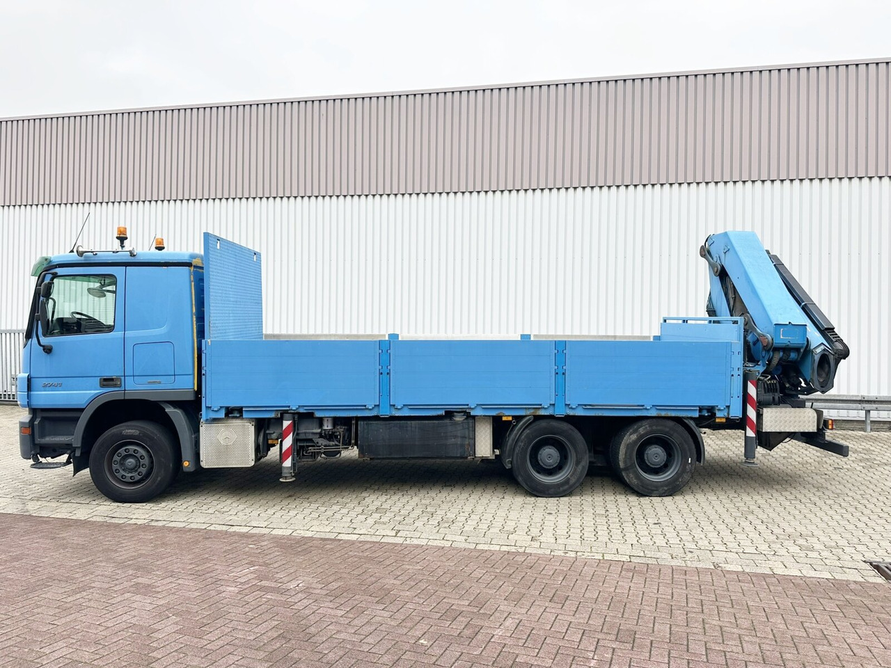 Mercedes-Benz Actros 2741 L 6x4 Actros 2741 L 6x4, Twist-Lock ausz. auf 3m, Heckkran Palfinger PK 42502-D, Funk - شاحنات مسطحة, شاحنة كرين: صورة 2 Mercedes-Benz Actros 2741 L 6x4 Actros 2741 L 6x4, Twist-Lock ausz. auf 3m, Heckkran Palfinger PK 42502-D, Funk - شاحنات مسطحة, شاحنة كرين: صورة 2