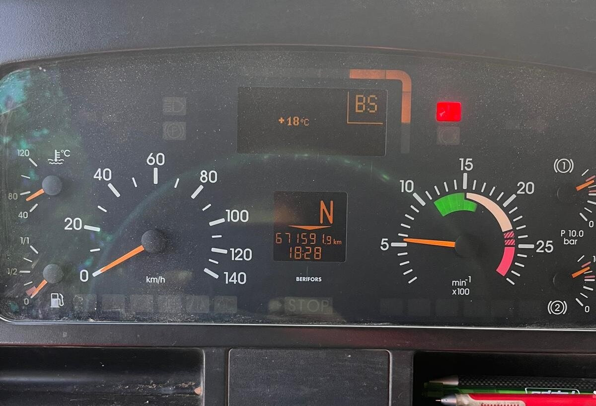 Mercedes-Benz Actros 4140 8x4/4 Actros 4140 8x4/4, Alu-Bordwände - شاحنة قلاب: صورة 5 Mercedes-Benz Actros 4140 8x4/4 Actros 4140 8x4/4, Alu-Bordwände - شاحنة قلاب: صورة 5