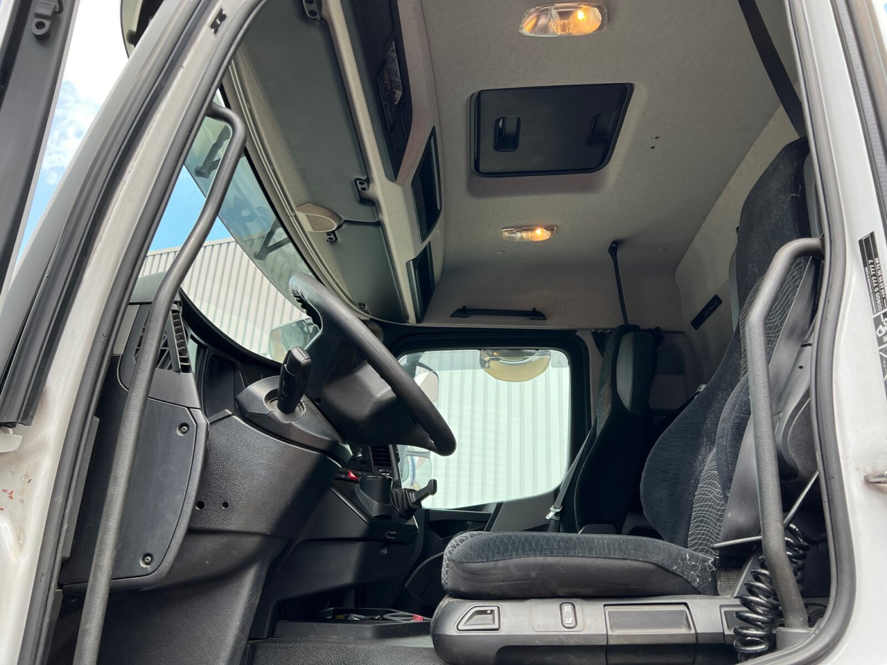 Mercedes-Benz Antos 1840 L 4x2 Antos 1840 L 4x2, Aufnahme für Mitnahmestapler - شاحنة ذات ستائر جانبية: صورة 4 Mercedes-Benz Antos 1840 L 4x2 Antos 1840 L 4x2, Aufnahme für Mitnahmestapler - شاحنة ذات ستائر جانبية: صورة 4