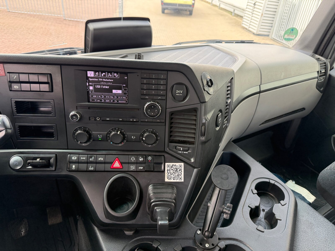 Mercedes-Benz Antos 2643 L 6x2 Antos 2643 L 6x2, Lenk-/Liftachse, Motorabtrieb, Meiller, Funk - شاحنة برافعة خطافية: صورة 5 Mercedes-Benz Antos 2643 L 6x2 Antos 2643 L 6x2, Lenk-/Liftachse, Motorabtrieb, Meiller, Funk - شاحنة برافعة خطافية: صورة 5