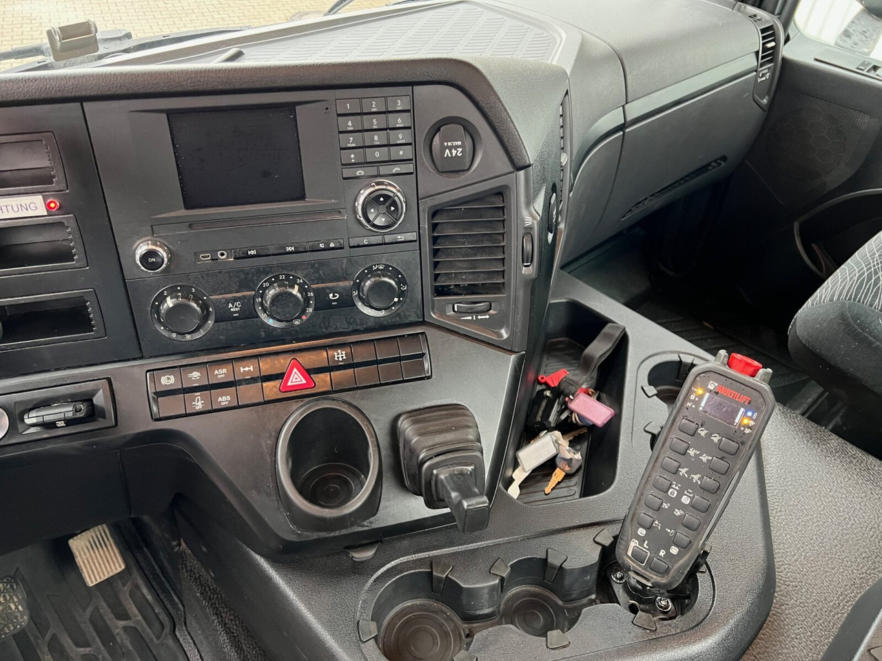 Mercedes-Benz Arocs 1830 K 4x2 Arocs 1830 K 4x2, Funk - شاحنة لودر انزلاقي: صورة 5 Mercedes-Benz Arocs 1830 K 4x2 Arocs 1830 K 4x2, Funk - شاحنة لودر انزلاقي: صورة 5