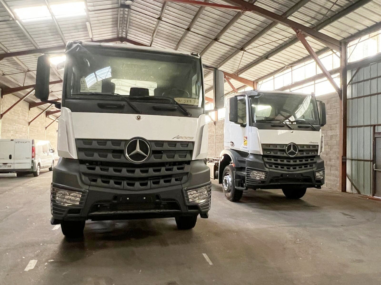 Mercedes-Benz Arocs 1840 K 4x2 Arocs 1840 K 4x2, MultimediaCockpit, 2x Nebenantrieb, NMV & Motorabtrieb - شاحنة بهيكل معدني للمقصورة: صورة 2 Mercedes-Benz Arocs 1840 K 4x2 Arocs 1840 K 4x2, MultimediaCockpit, 2x Nebenantrieb, NMV & Motorabtrieb - شاحنة بهيكل معدني للمقصورة: صورة 2