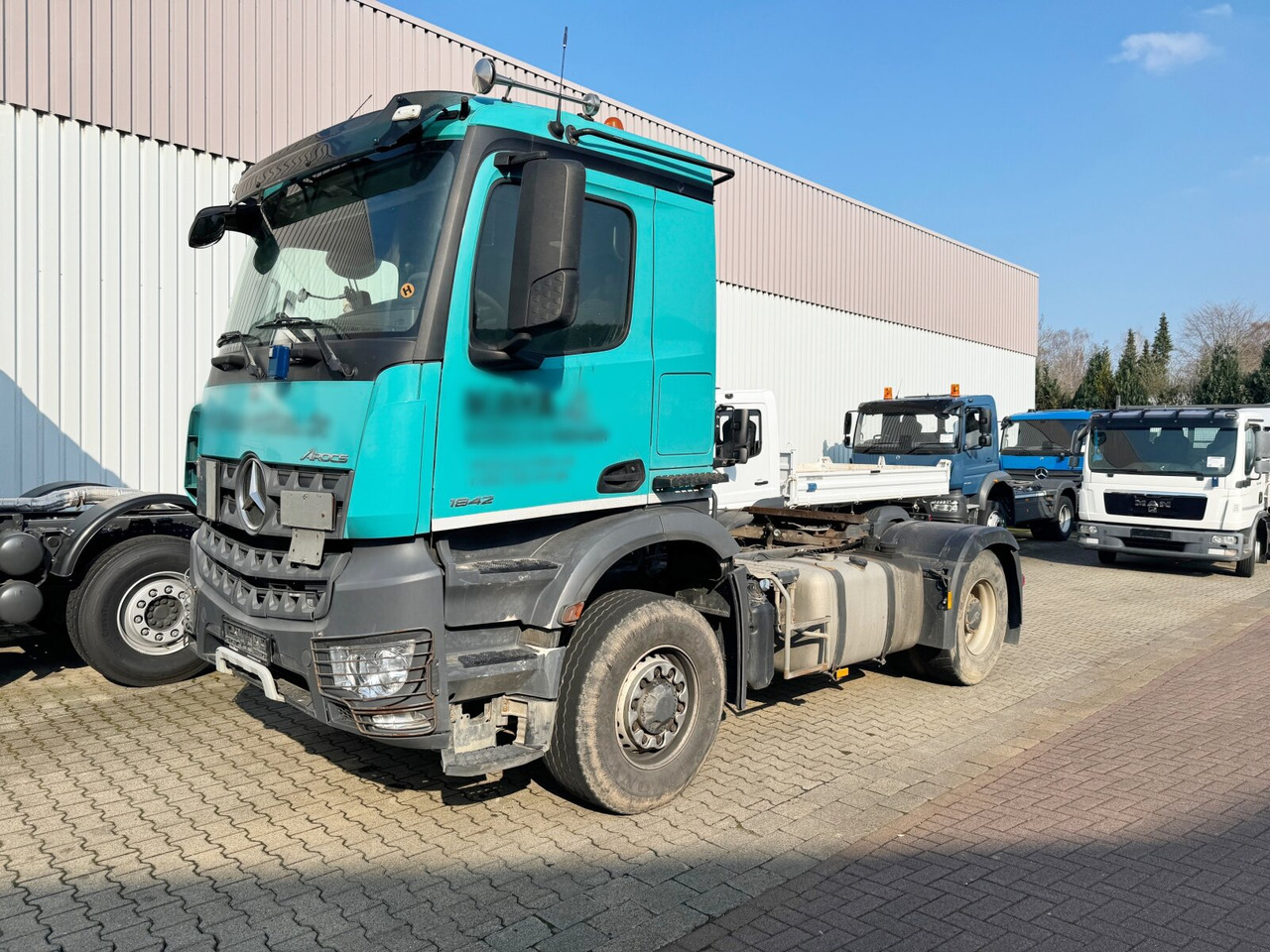 Mercedes-Benz Arocs 1842 LS 4x4 HAD Arocs 1842 LS 4x4 HAD, HydroDrive, Kipphydraulik - مقطورة السحب: صورة 1 Mercedes-Benz Arocs 1842 LS 4x4 HAD Arocs 1842 LS 4x4 HAD, HydroDrive, Kipphydraulik - مقطورة السحب: صورة 1