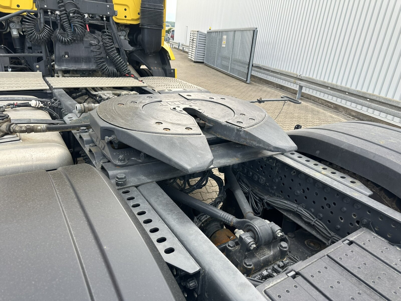 Mercedes-Benz Arocs 1851 LS 4x4 HAD Arocs 1851 LS 4x4 HAD, Hydraulik, Navi, MultimediaCockpit - مقطورة السحب: صورة 2 Mercedes-Benz Arocs 1851 LS 4x4 HAD Arocs 1851 LS 4x4 HAD, Hydraulik, Navi, MultimediaCockpit - مقطورة السحب: صورة 2