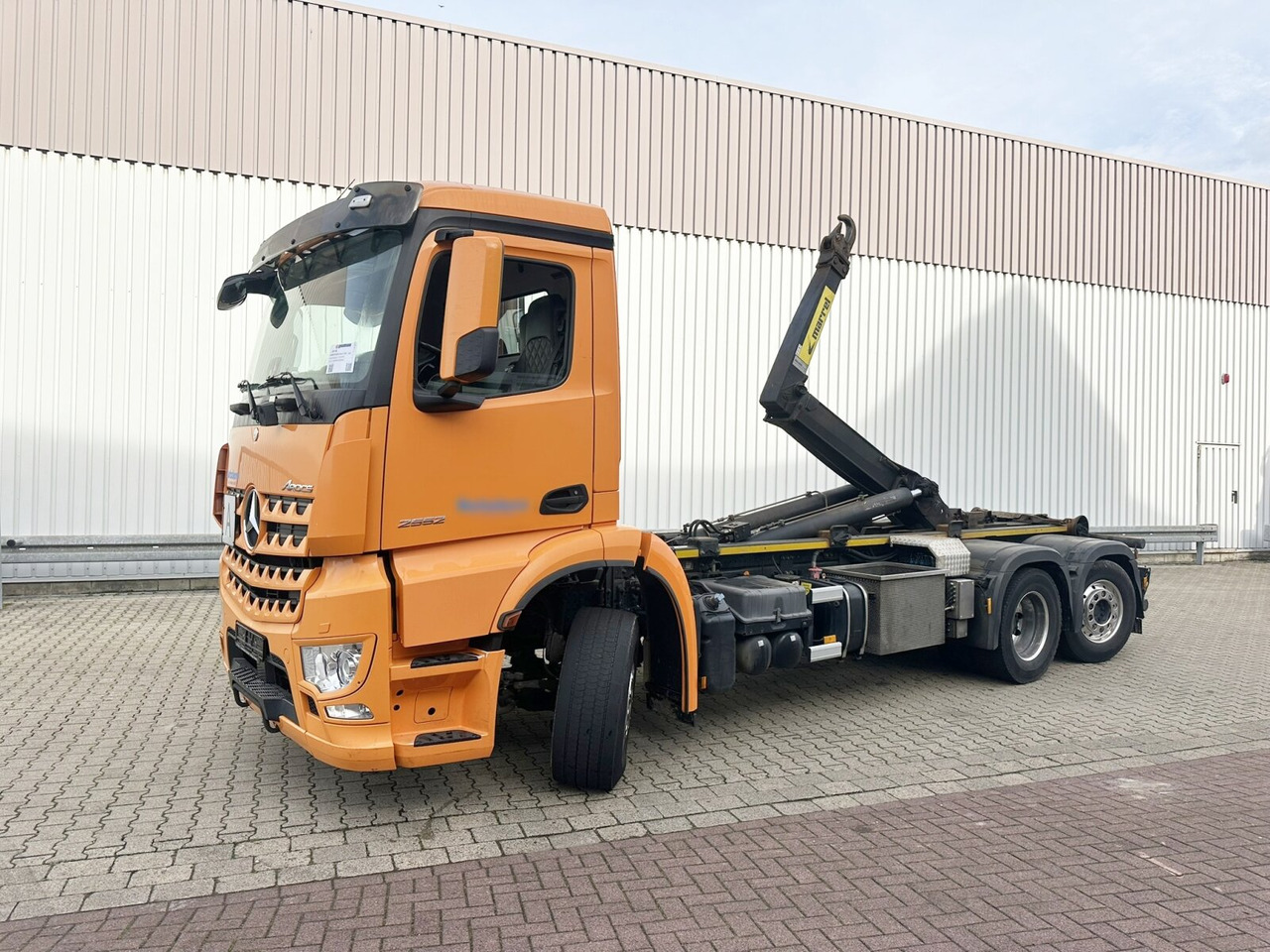 Mercedes-Benz Arocs 2552 L 6x2 Arocs 2552 L 6x2, Lenk-/Liftachse - شاحنة برافعة خطافية: صورة 1 Mercedes-Benz Arocs 2552 L 6x2 Arocs 2552 L 6x2, Lenk-/Liftachse - شاحنة برافعة خطافية: صورة 1