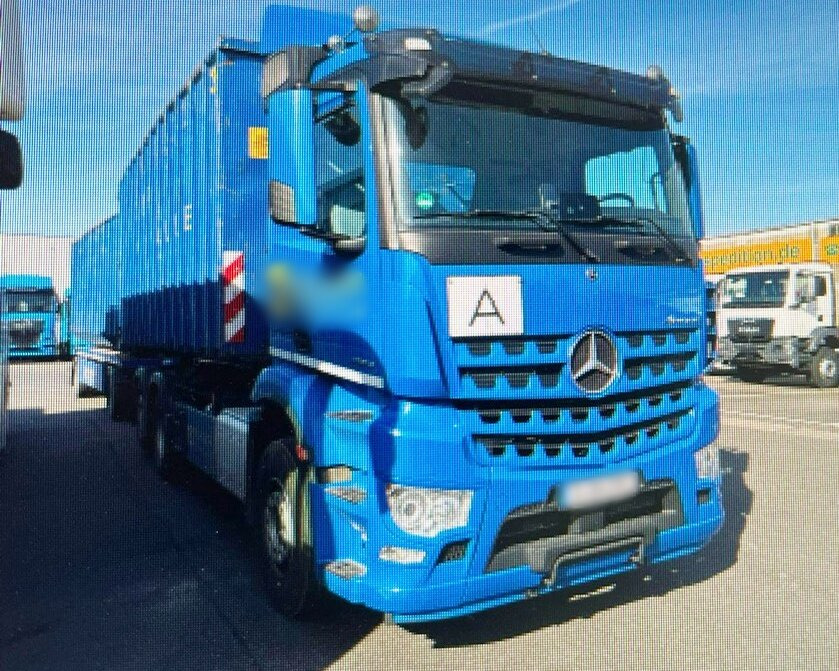 Mercedes-Benz Arocs 2553 L 6x2 Arocs 2553 L 6x2, Lenk-/Liftachse, Navi - شاحنة برافعة خطافية: صورة 1 Mercedes-Benz Arocs 2553 L 6x2 Arocs 2553 L 6x2, Lenk-/Liftachse, Navi - شاحنة برافعة خطافية: صورة 1