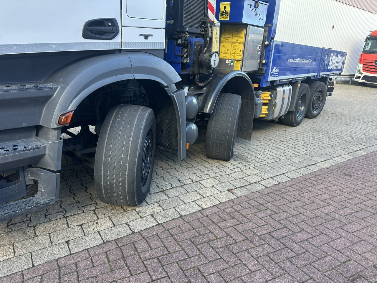 Mercedes-Benz Arocs 3245 L 8x2/6 Arocs 3245 L 8x2/6, Kran Fassi F 545 RA 2.26 XE, Jib, Funk, 29,7 m - 400 kg - شاحنة كرين, شاحنات مسطحة: صورة 2 Mercedes-Benz Arocs 3245 L 8x2/6 Arocs 3245 L 8x2/6, Kran Fassi F 545 RA 2.26 XE, Jib, Funk, 29,7 m - 400 kg - شاحنة كرين, شاحنات مسطحة: صورة 2