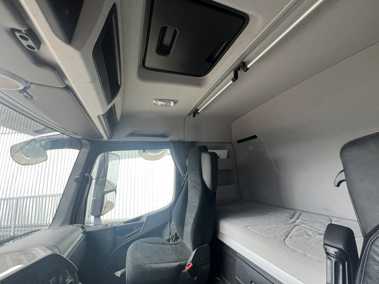 Mercedes-Benz Arocs 3253 K 8x4/4 Arocs 3253 K 8x4/4, Retarder, Motorabtrieb - شاحنة برافعة خطافية: صورة 5 Mercedes-Benz Arocs 3253 K 8x4/4 Arocs 3253 K 8x4/4, Retarder, Motorabtrieb - شاحنة برافعة خطافية: صورة 5