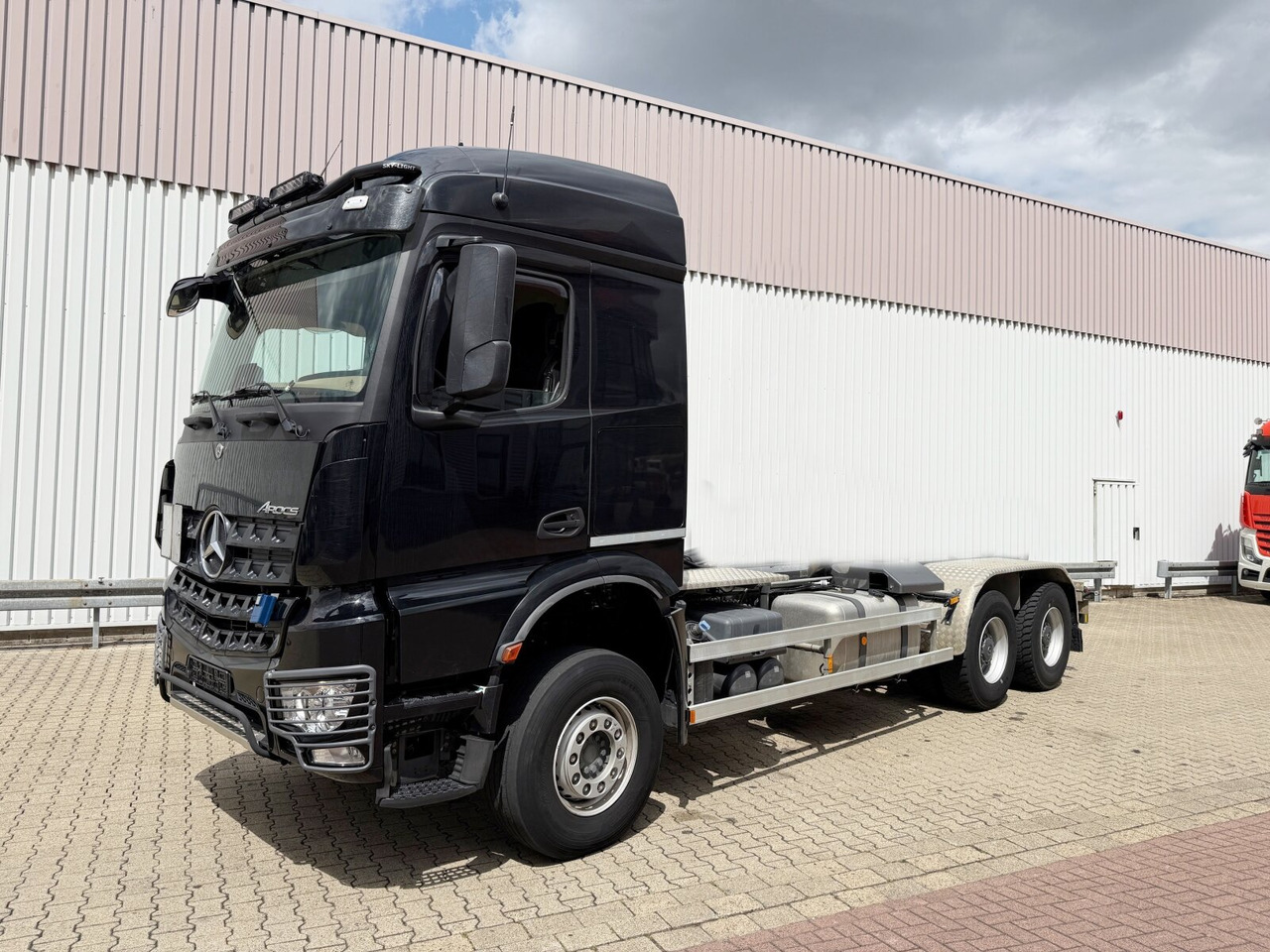 Mercedes-Benz Arocs 3351 6x4 Arocs 3351 6x4, Grounder, Retarder, Multimedia Cockpit, StreamSpace - شاحنة بهيكل معدني للمقصورة: صورة 1 Mercedes-Benz Arocs 3351 6x4 Arocs 3351 6x4, Grounder, Retarder, Multimedia Cockpit, StreamSpace - شاحنة بهيكل معدني للمقصورة: صورة 1