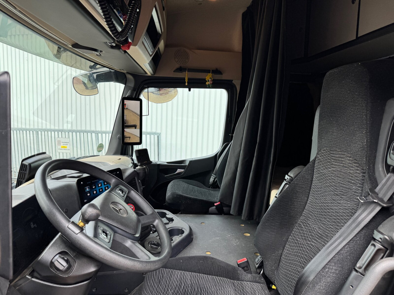 Mercedes-Benz Arocs 3351 LS 6x6 Arocs 3351 LS 6x6, Grounder, MirrorCam, Navi - شاحنة بهيكل معدني للمقصورة: صورة 5 Mercedes-Benz Arocs 3351 LS 6x6 Arocs 3351 LS 6x6, Grounder, MirrorCam, Navi - شاحنة بهيكل معدني للمقصورة: صورة 5