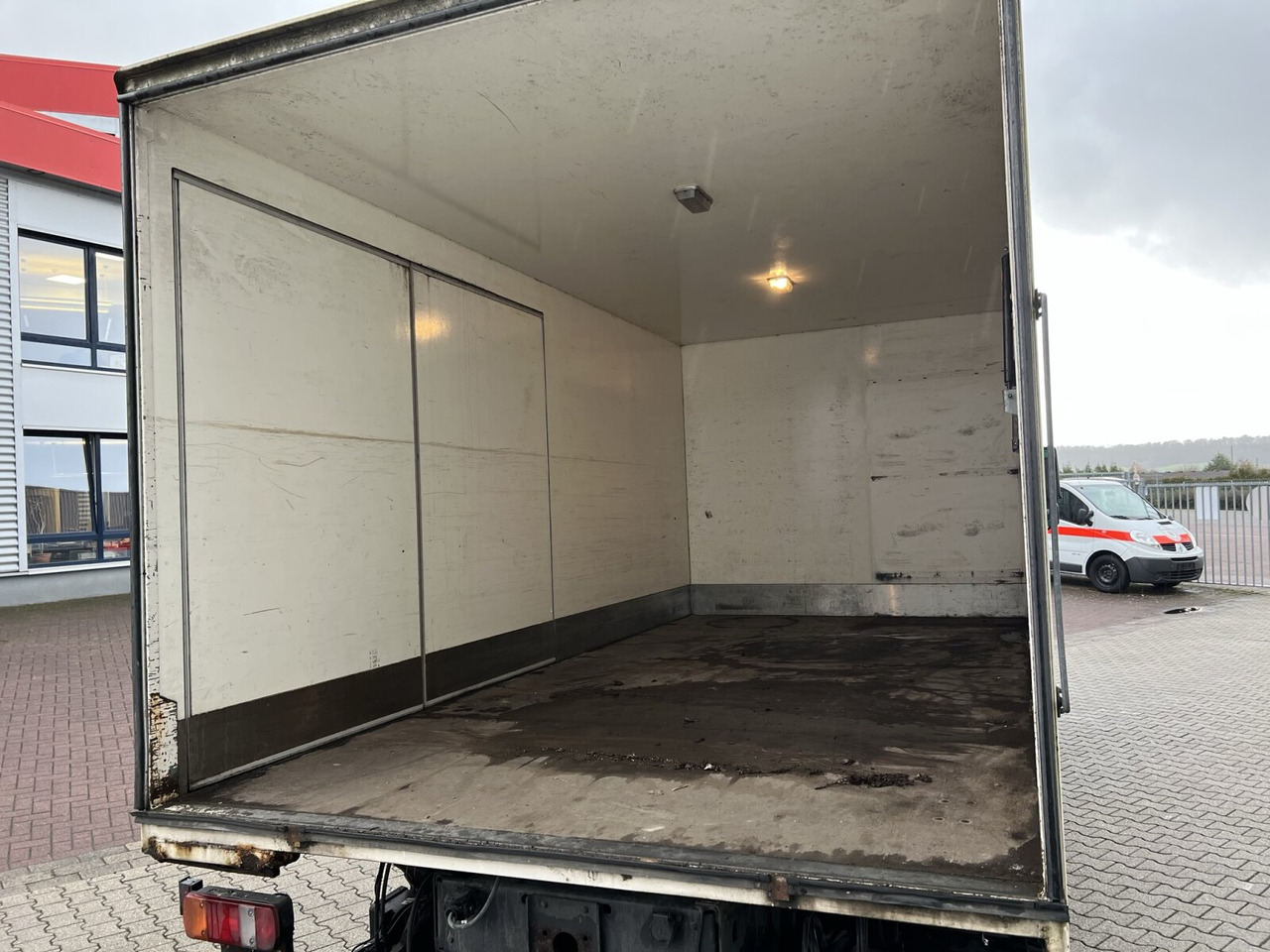 Mercedes-Benz Atego 1018 L 4x2 Atego 1018 L 4x2 mit MBB LBW - شاحنة صندوقية: صورة 2 Mercedes-Benz Atego 1018 L 4x2 Atego 1018 L 4x2 mit MBB LBW - شاحنة صندوقية: صورة 2