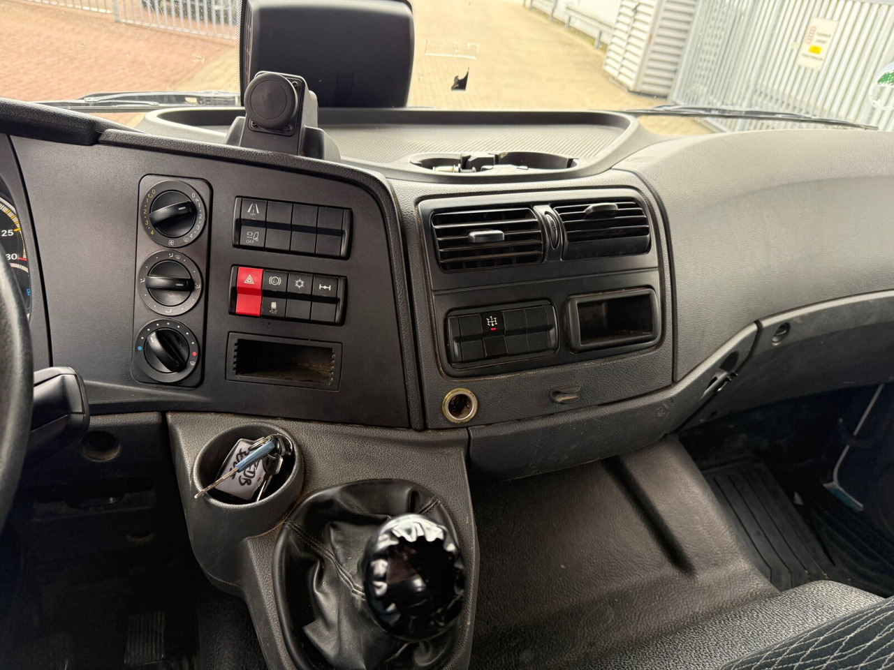 Mercedes-Benz Atego 1224 K 4x2 Atego 1224 K 4x2, Meiller 3-S-Kipper  2x AHK Öl - شاحنة قلاب: صورة 4 Mercedes-Benz Atego 1224 K 4x2 Atego 1224 K 4x2, Meiller 3-S-Kipper  2x AHK Öl - شاحنة قلاب: صورة 4