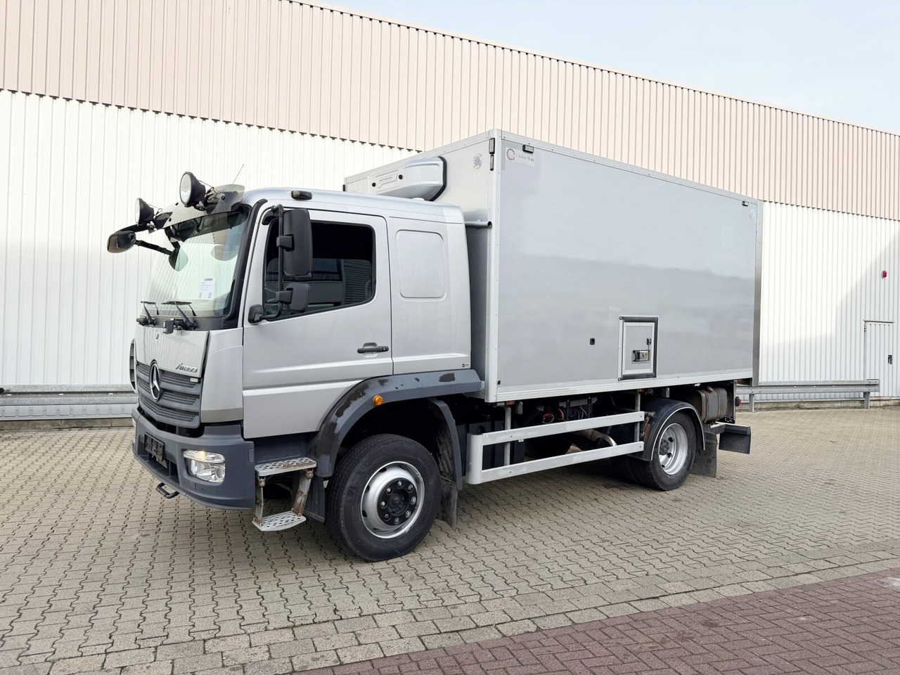 Mercedes-Benz Atego 1330 4x4 Atego 1330 4x4, Iso-Koffer mit Heizung, LBW - شاحنة صندوقية: صورة 1 Mercedes-Benz Atego 1330 4x4 Atego 1330 4x4, Iso-Koffer mit Heizung, LBW - شاحنة صندوقية: صورة 1