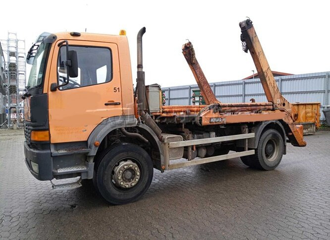 Mercedes-Benz Atego 1828 K 4x2 Atego 1828 K 4x2 - شاحنة لودر انزلاقي: صورة 1 Mercedes-Benz Atego 1828 K 4x2 Atego 1828 K 4x2 - شاحنة لودر انزلاقي: صورة 1