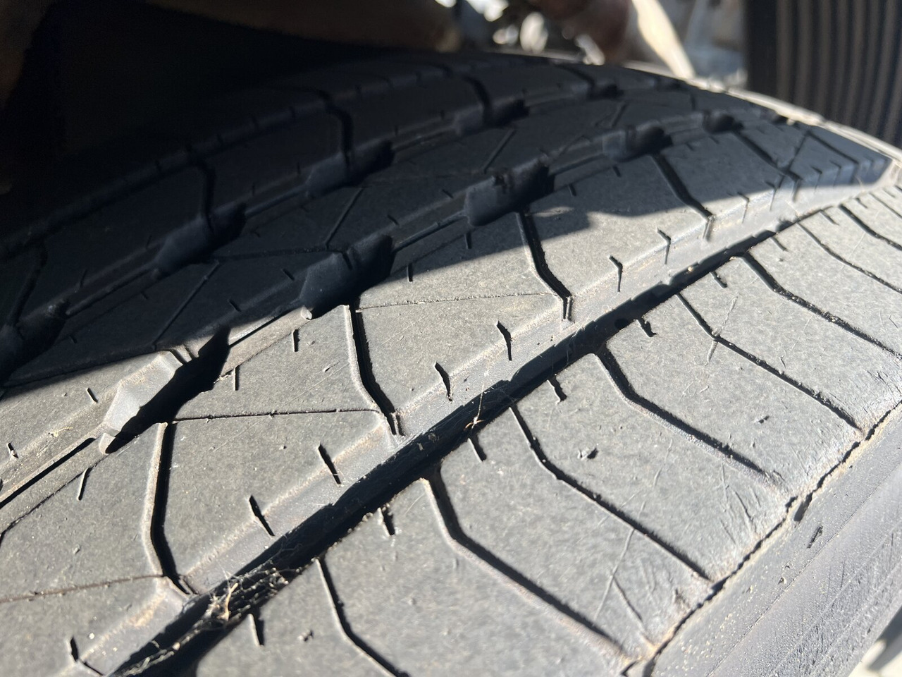 Mercedes-Benz Atego 1828 L 4x2 Atego 1828 L 4x2, Rechtslenker, Winterdienstaustattung - شاحنة بهيكل معدني للمقصورة: صورة 3 Mercedes-Benz Atego 1828 L 4x2 Atego 1828 L 4x2, Rechtslenker, Winterdienstaustattung - شاحنة بهيكل معدني للمقصورة: صورة 3