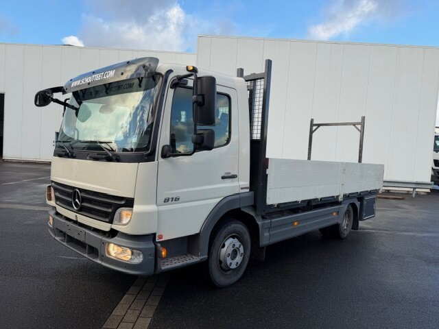 Mercedes-Benz Atego 816 4 x 2 - شاحنات مسطحة: صورة 4 Mercedes-Benz Atego 816 4 x 2 - شاحنات مسطحة: صورة 4