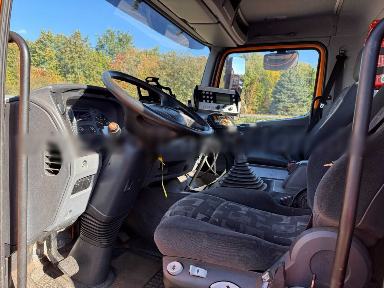 Mercedes-Benz Axor 1824 L 4x2 Axor 1824 L 4x2, Motorabtrieb, Winterdienstausstattung - شاحنة برافعة خطافية: صورة 5 Mercedes-Benz Axor 1824 L 4x2 Axor 1824 L 4x2, Motorabtrieb, Winterdienstausstattung - شاحنة برافعة خطافية: صورة 5