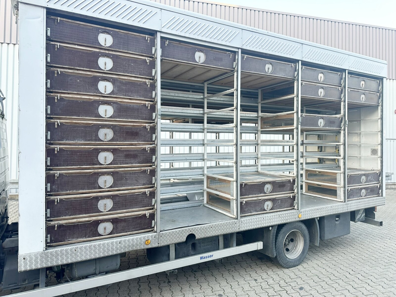 Mercedes-Benz LK 817 4x2 LK 817 4x2, Taubentransporter - شاحنة صندوقية: صورة 4 Mercedes-Benz LK 817 4x2 LK 817 4x2, Taubentransporter - شاحنة صندوقية: صورة 4