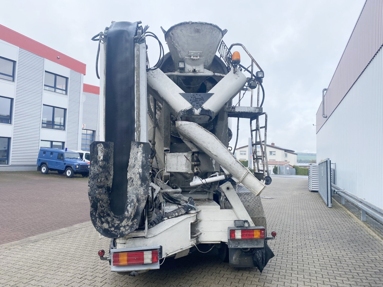 شاحنة خلاطة خرسانة Mercedes-Benz SK II 3234 B 8x4/4 SK II 3234 B 8x4/4, LT Betonmischer, Förderband, Funk, 9cbm: صورة 12