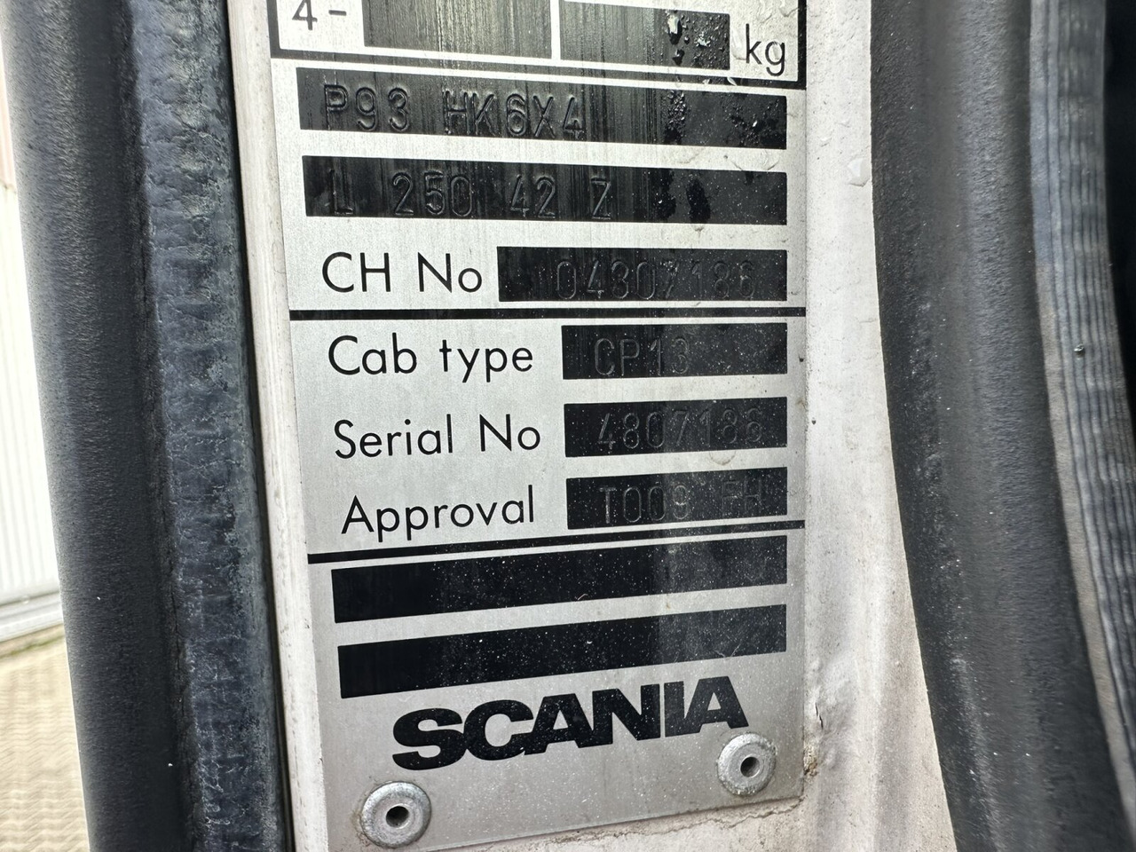 Scania P93 HK 250 6x4L P93 HK 250 6x4L - شاحنة بهيكل معدني للمقصورة: صورة 2 Scania P93 HK 250 6x4L P93 HK 250 6x4L - شاحنة بهيكل معدني للمقصورة: صورة 2