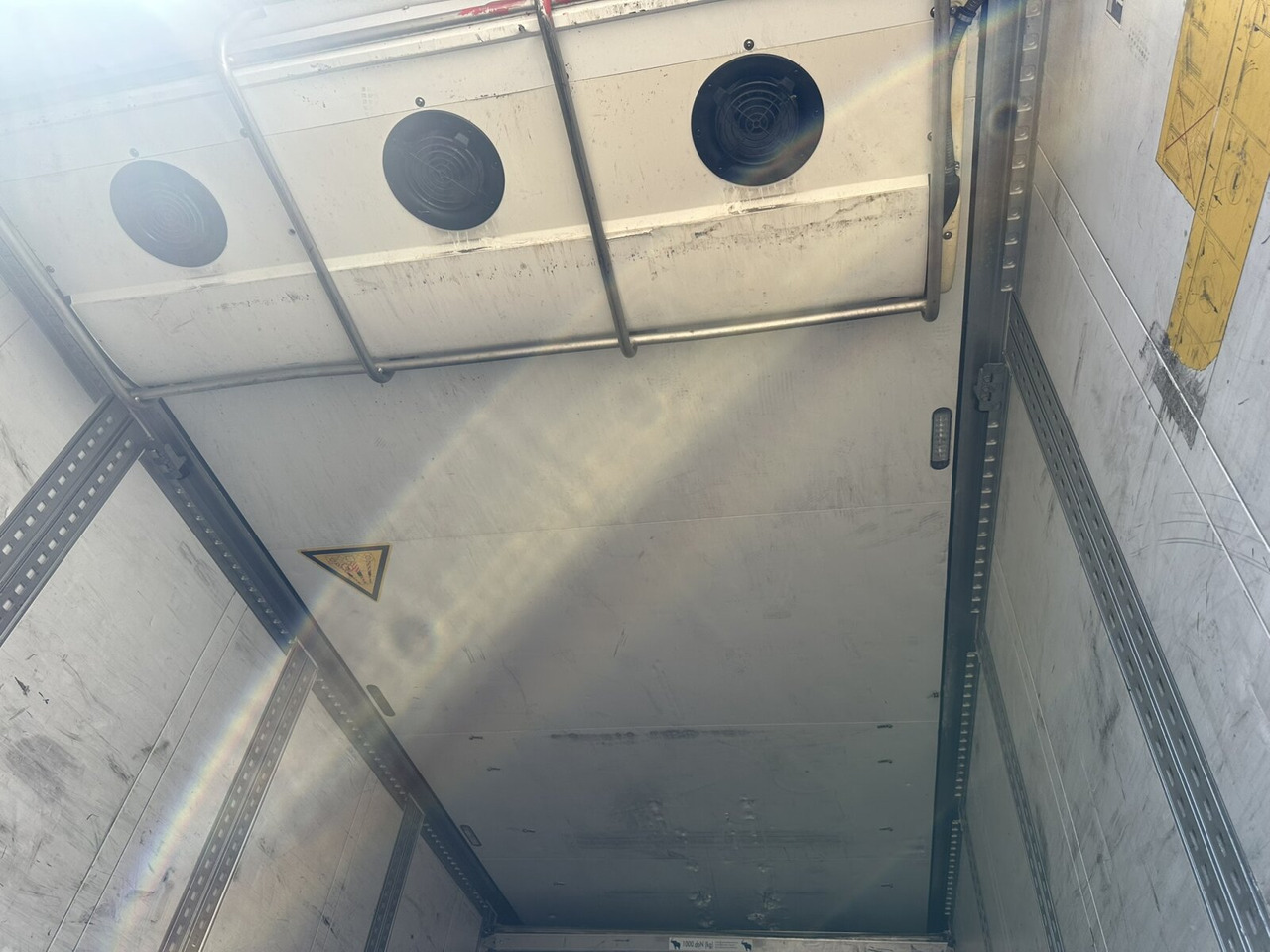 نصف مقطورة للتبريد Schmitz Cargobull SKO 24/L-13.4 FP 60 COOL SKO 24/L-13.4 FP 60 COOL: صورة 15 نصف مقطورة للتبريد Schmitz Cargobull SKO 24/L-13.4 FP 60 COOL SKO 24/L-13.4 FP 60 COOL: صورة 15