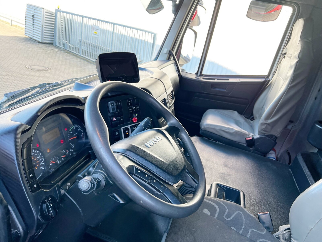 Trakker AD410T50 8x4 Trakker AD410T50 8x4, Stahlmulde ca. 16m³, hydr. Heckklappe - شاحنة قلاب: صورة 3 Trakker AD410T50 8x4 Trakker AD410T50 8x4, Stahlmulde ca. 16m³, hydr. Heckklappe - شاحنة قلاب: صورة 3