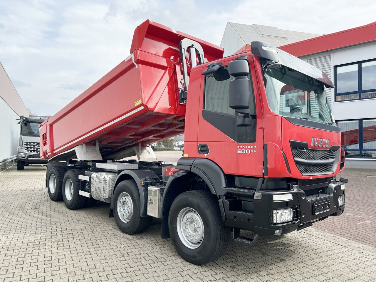 شاحنة قلاب Trakker AD410T50 8x4 Trakker AD410T50 8x4, Stahlmulde ca. 16m³, hydr. Heckklappe: صورة 9 شاحنة قلاب Trakker AD410T50 8x4 Trakker AD410T50 8x4, Stahlmulde ca. 16m³, hydr. Heckklappe: صورة 9