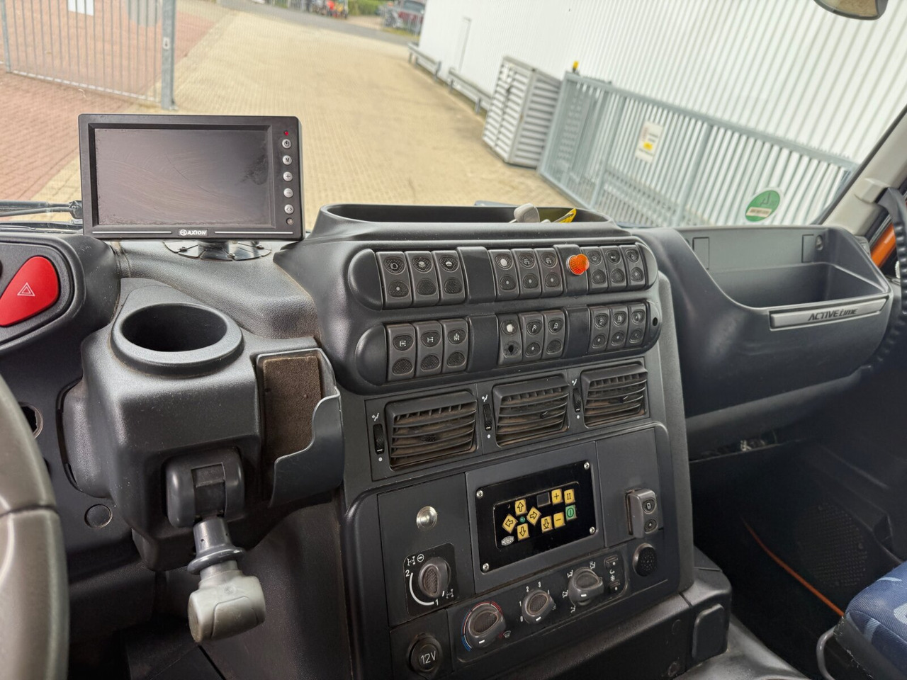 Trakker AT190T33W/P 4x4 Trakker AT190T33W/P 4x4, Winterdienstausstattung - شاحنة برافعة خطافية: صورة 4 Trakker AT190T33W/P 4x4 Trakker AT190T33W/P 4x4, Winterdienstausstattung - شاحنة برافعة خطافية: صورة 4