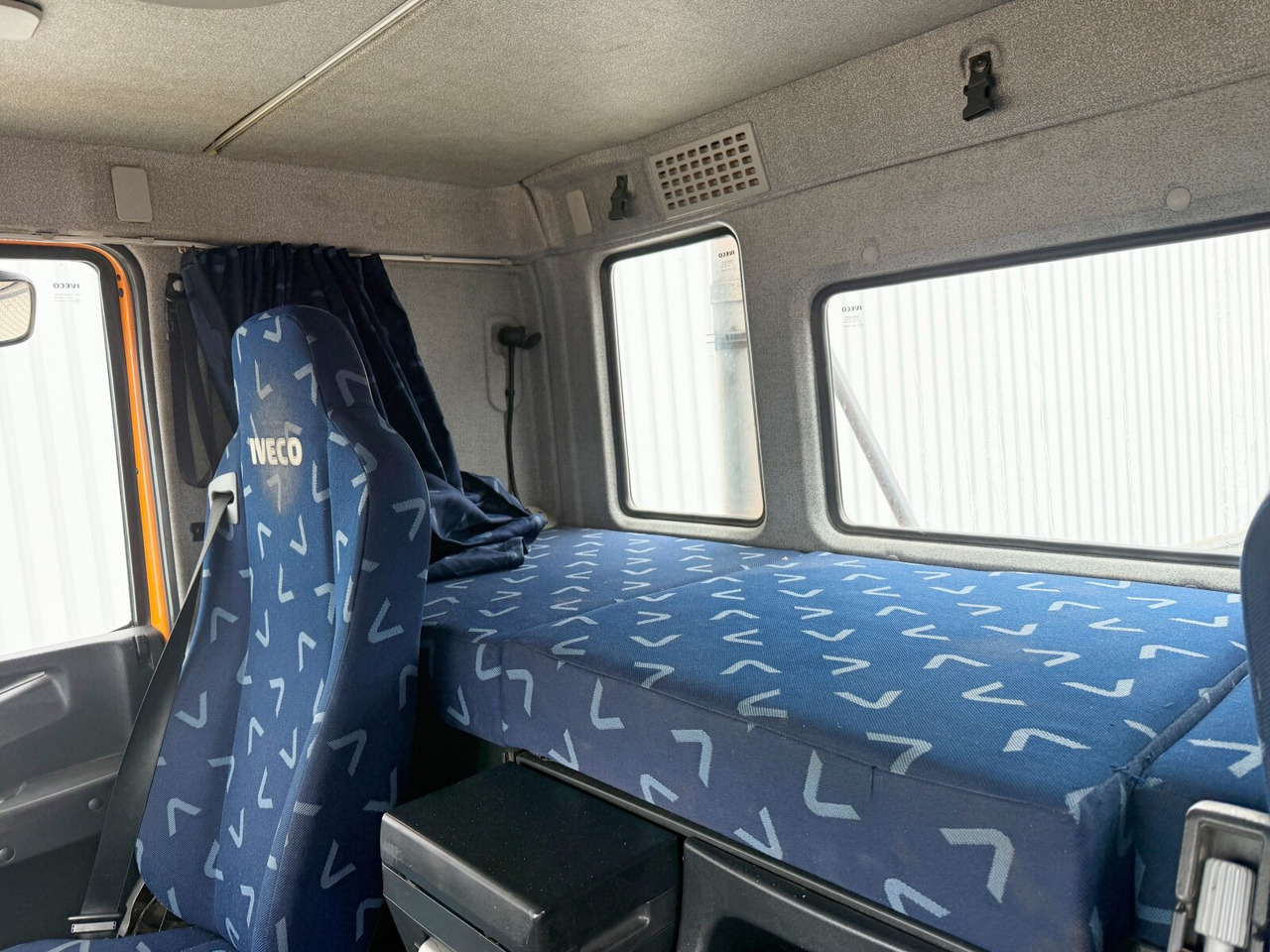 Trakker AT190T33W/P 4x4 Trakker AT190T33W/P 4x4, Winterdienstausstattung - شاحنة برافعة خطافية: صورة 5 Trakker AT190T33W/P 4x4 Trakker AT190T33W/P 4x4, Winterdienstausstattung - شاحنة برافعة خطافية: صورة 5