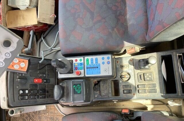 Unimog U300 405/10 4x4 U300 405/10 4x4, Kommunalhydraulik, Frontzapfwelle, Kipper - شاحنة توصيل مغلقة: صورة 5 Unimog U300 405/10 4x4 U300 405/10 4x4, Kommunalhydraulik, Frontzapfwelle, Kipper - شاحنة توصيل مغلقة: صورة 5