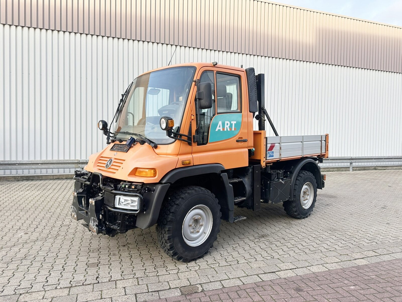 Unimog U300 405/10 4x4 U300 405/10 4x4, Kommunalhydraulik, Frontzapfwelle, Kipper - شاحنة توصيل مغلقة: صورة 1 Unimog U300 405/10 4x4 U300 405/10 4x4, Kommunalhydraulik, Frontzapfwelle, Kipper - شاحنة توصيل مغلقة: صورة 1