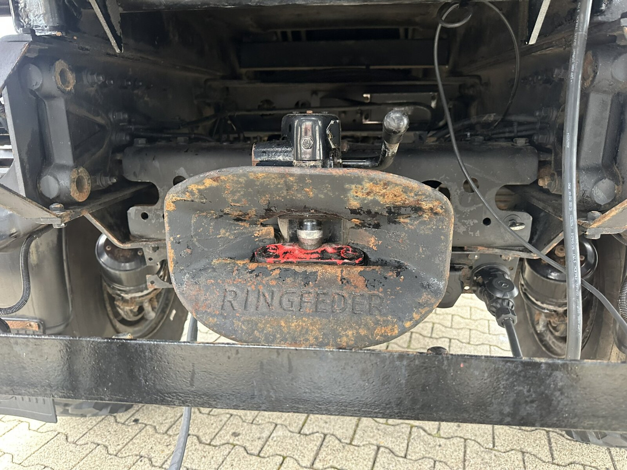 Unimog U500 4x4 U500 4x4 405/40 mit Heckkran Hiab 077-1 HiDuo, absattelbar, Funk - شاحنة توصيل مغلقة: صورة 4 Unimog U500 4x4 U500 4x4 405/40 mit Heckkran Hiab 077-1 HiDuo, absattelbar, Funk - شاحنة توصيل مغلقة: صورة 4