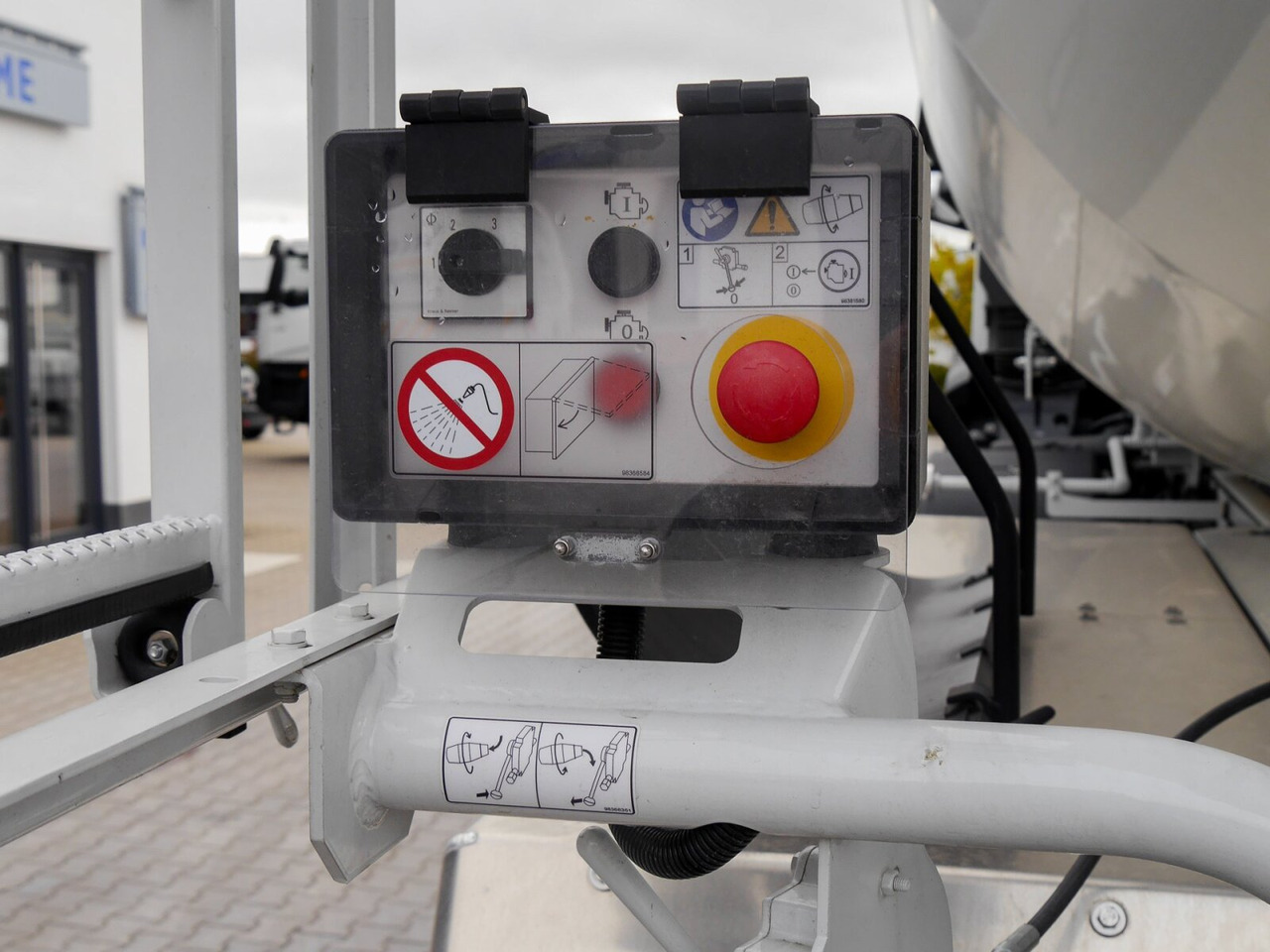 X-Way AD360X40BZ 8x4 X-Way AD360X40BZ 8x4, Stetter 8/9m³ - شاحنة خلاطة خرسانة: صورة 4 X-Way AD360X40BZ 8x4 X-Way AD360X40BZ 8x4, Stetter 8/9m³ - شاحنة خلاطة خرسانة: صورة 4